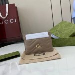 Top-of-the-line Gg Marmont quilted card holder. Gucci's classic small accessorie