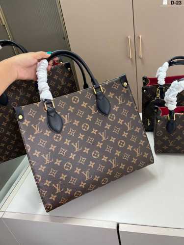 Medium Lv Louis Vuitton jungle tote bag Luxury and classic monogram tote The bag
