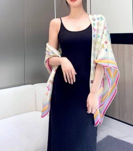 This Lv x Tm Monogram Multicolor shawl is part of the Louis Vuitton collaboratio