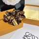 Special packaging Lv Louis Vuitton classic silk hair band looks great on the hea