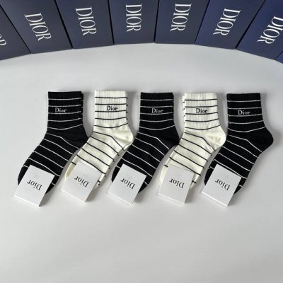Special packaging from the official store! Dior's new mid-length slouch socks! F