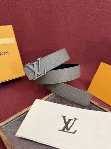 Lv Dimension Drift reversible belt exudes street style with classic Louis Vuitto