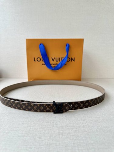 2.0 Wide Mini Lv Double-sided Belt with luxurious leather and iconic Monogram ca