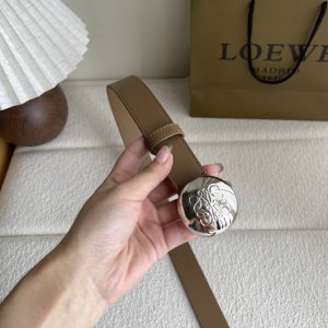 Troewe's New Smooth Cowhide Leather Belt, Decorated With Metal Loewe Brand Logo,