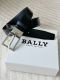 Bally double-sided leather belt, 3.4cm wide. A striking contrast of black and na