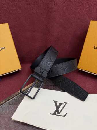 This new LV belt with a 3.5mm pin buckle is inspired by the 2025 Monogram flora - Click Image to Close