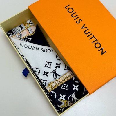 Lv Louis Vuitton classic black and white silk scarf with monogram pattern! This