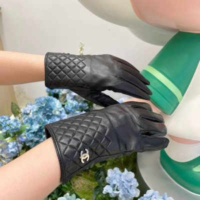 New Exclusive First Release Touchscreen Gloves with Packaging Chanel Original Q