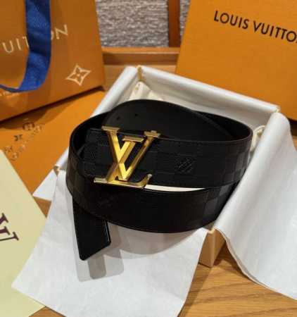 Pyramide 40mm Reversible Belt Menswear Artistic Director Virgil Abloh infuses th - Click Image to Close