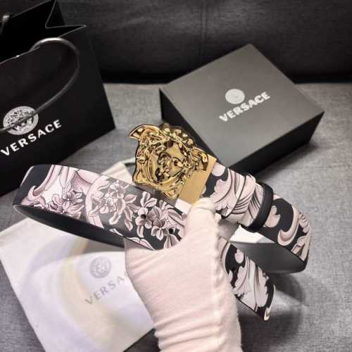 Versace, width 4.0cm This double-sided belt can be worn in two ways: one side fe