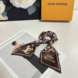 Special packaging Lv Louis Vuitton classic silk hair band looks great on your he