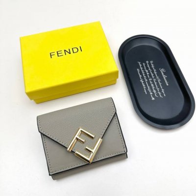 Fendi 8352 Color: Black, Brown, Elephant Gray, Brown Size: 11*9*3 Fendi's latest
