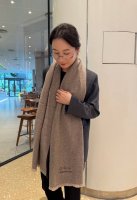LV cashmere scarf is a highly anticipated new arrival! A hot-selling item, top-q
