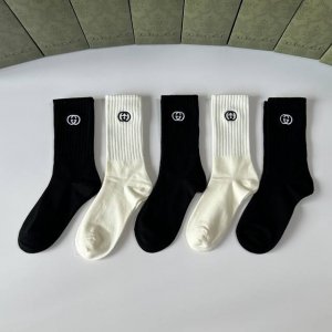 Specially packaged Gucci cashmere mid-length slouch socks! Five pairs per box, s
