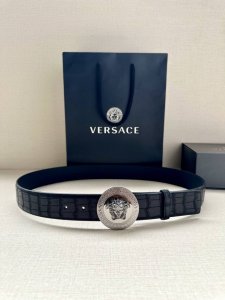 Width 4.0Cm This Versace belt features the iconic Versace Medusa head buckle, a