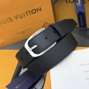 Louis Vuitton Heritage Italian-made leather belt, crafted from grained and smoot