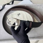 Reversible leather belt with horseshoe-shaped buckle, black and brown, 35mm. DDD