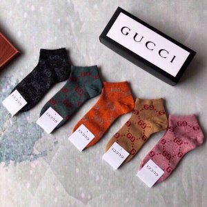 Gucci's super classic short socks, five pairs per box. A classic style that Gucc