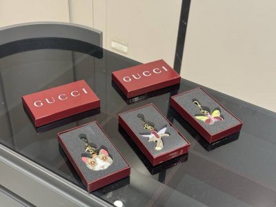 The Gucci keychain with box is really beautiful! Recommended to you High-end ve