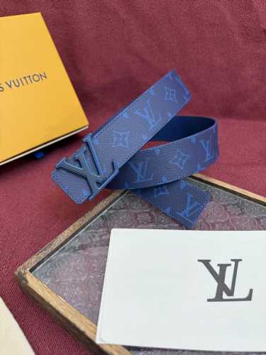 New Lv Men's Leather Belt, 4cm Width. Custom canvas fabric with a brand new patt