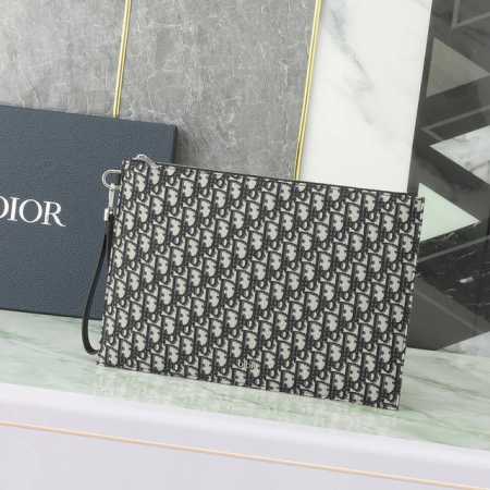 A4 Clutch Beige and Black Oblique Print Reference: 2Esca491Yse Ho5E This A4 clut - Click Image to Close