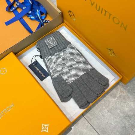 Comes with packaging. Louis Vuitton new autumn/winter wool knit gloves, checker - Click Image to Close