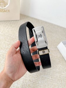 Product Name: Versace Automatic Belt Model: Automatic, classic steel head buckl
