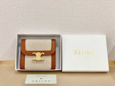 Celine 66885 Color: White Size: 11*10*5 Celine short wallet is a very beautiful