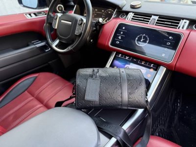 High-end new Louis Vuitton LV shoulder bag, handbag, messenger bag M57955. Loui