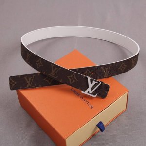 Comes with full gift box and packaging. Grade: Lv. Women's original single item,