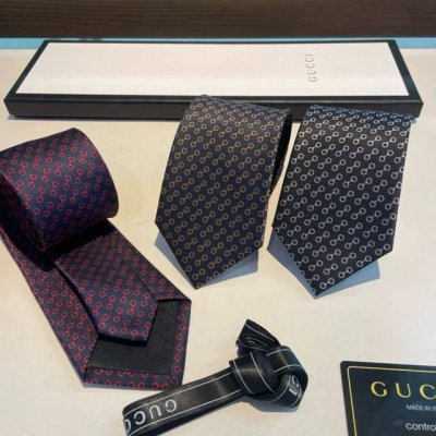 New men's tie from G. Rarely uses the classic small G logo jacquard to show exqu