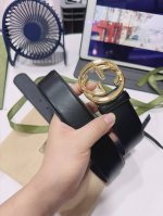 Bc 25Ss New Striped Cotton Knit Polo Shirt This short-sleeved cotton knit polo s