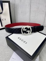 4.0cm wide Gucci interlocking double G belt, made of Gucci Signature leather wit