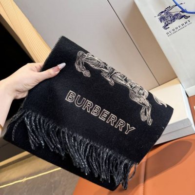 This Burberry reversible scarf is absolutely gorgeous! It's so stylish and charm