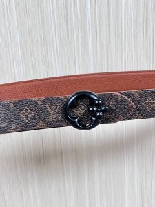 Flowergram Reversible Belt: This belt combines Monogram canvas and Monogram embo