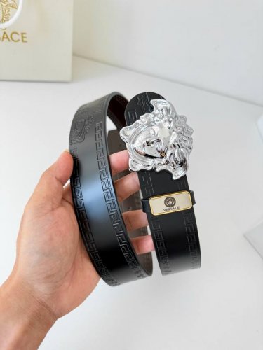 Product Name: Versace Original Belt/Leather Bag Model: Hook buckle, classic man-