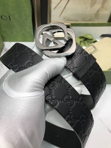 Comes with full gift box. Gucci: Original single-layer cowhide leather with G-si