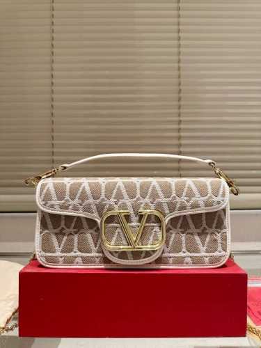 Large folding box size 26.11 Valentino Loco shoulder bag overflowing with luxury