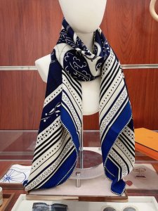 Double-sided silk and wool style H's new cashmere model is praised by buyers. R