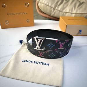 Original packaging. This season's new men's belt is 40mm wide and made from impo