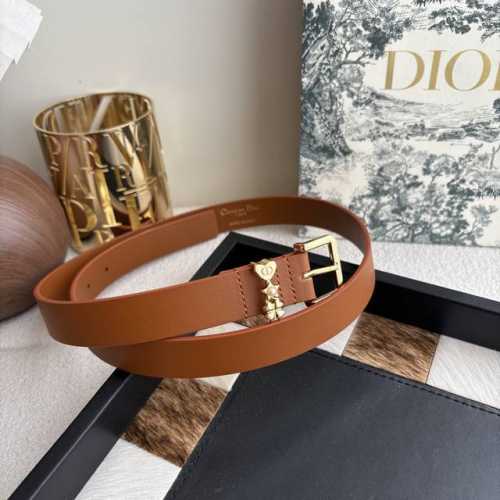 This Dior Lucky Dior Loo is a stylish and elegant accessory. Crafted from smoot