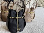 Comes with box Size: 13 x 18cm Prada nylon bucket bag! New style bucket bag for