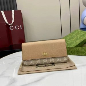 This premium Gucci new product features imported leather and imported thread. T