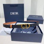 Christian Dior 30 Montaigne Reversible Belt. Made with palm-textured, flat-grai
