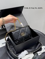 With folding box Size: 19*12Cm Chanel 19Bag Fortune Bag Woc Chain Bag The qualit