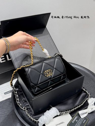 With folding box Size: 19*12Cm Chanel 19Bag Fortune Bag Woc Chain Bag The qualit