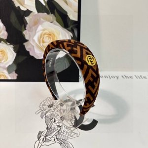 Special counter packaging Fendi Fendi's latest Ff headband Little fairies hurry