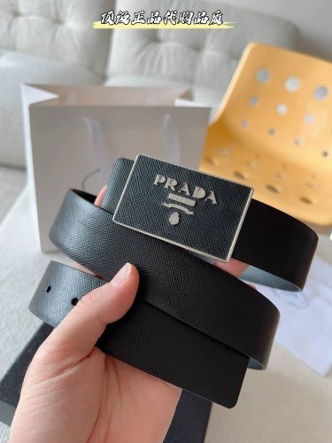 Guangzhou Factory P Direct Prada This versatile accessory features a simple yet