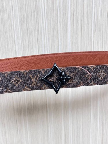 Flowergram Reversible Belt: This belt combines Monogram canvas and Monogram embo
