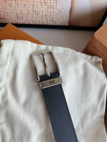 Louis Vuitton Pont Neuf 35mm black cross-grain leather belt, shiny gold-finished